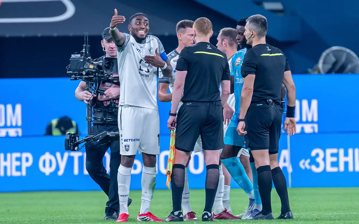 Линии без жизни. Разобрали, почему в РПЛ так страдают из-за офсайдов