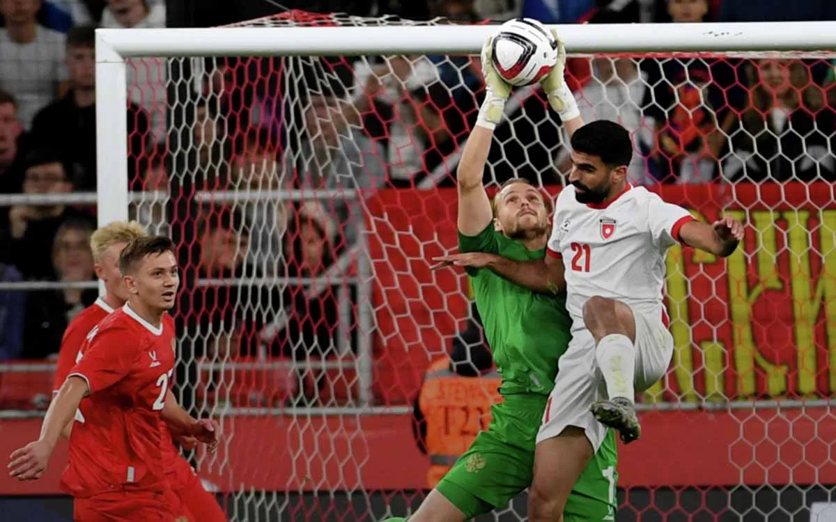 Били, били – не добили. Спартаковская штанга спасла Иорданию, а Максименко – Россию